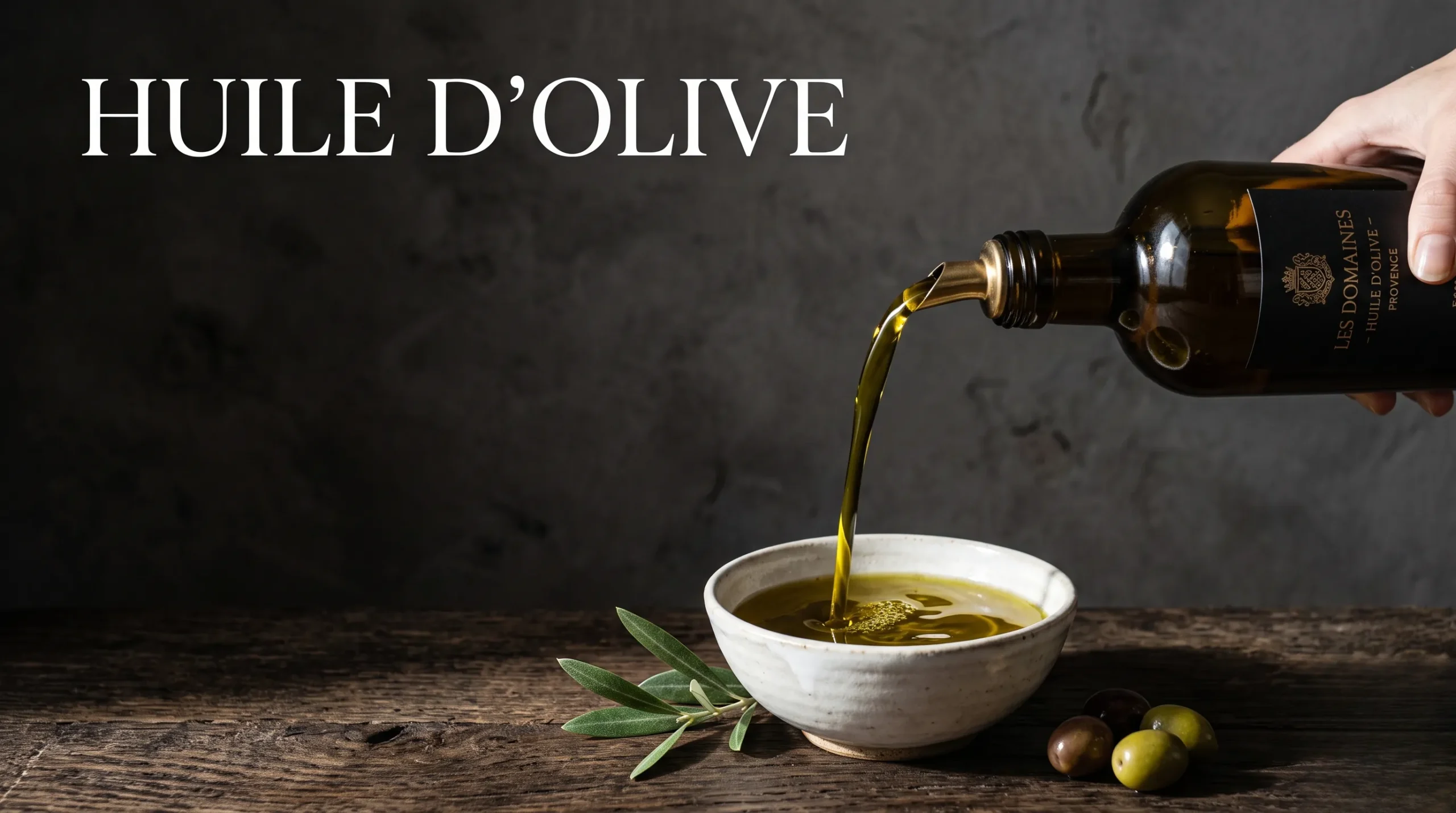 Huile d'olive haut de gamme mise en scène pour une dégustation saine